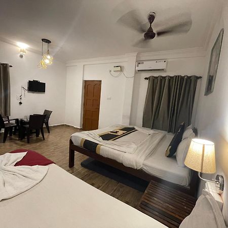 Rj14 Accommodations At Baga Beach Exterior foto