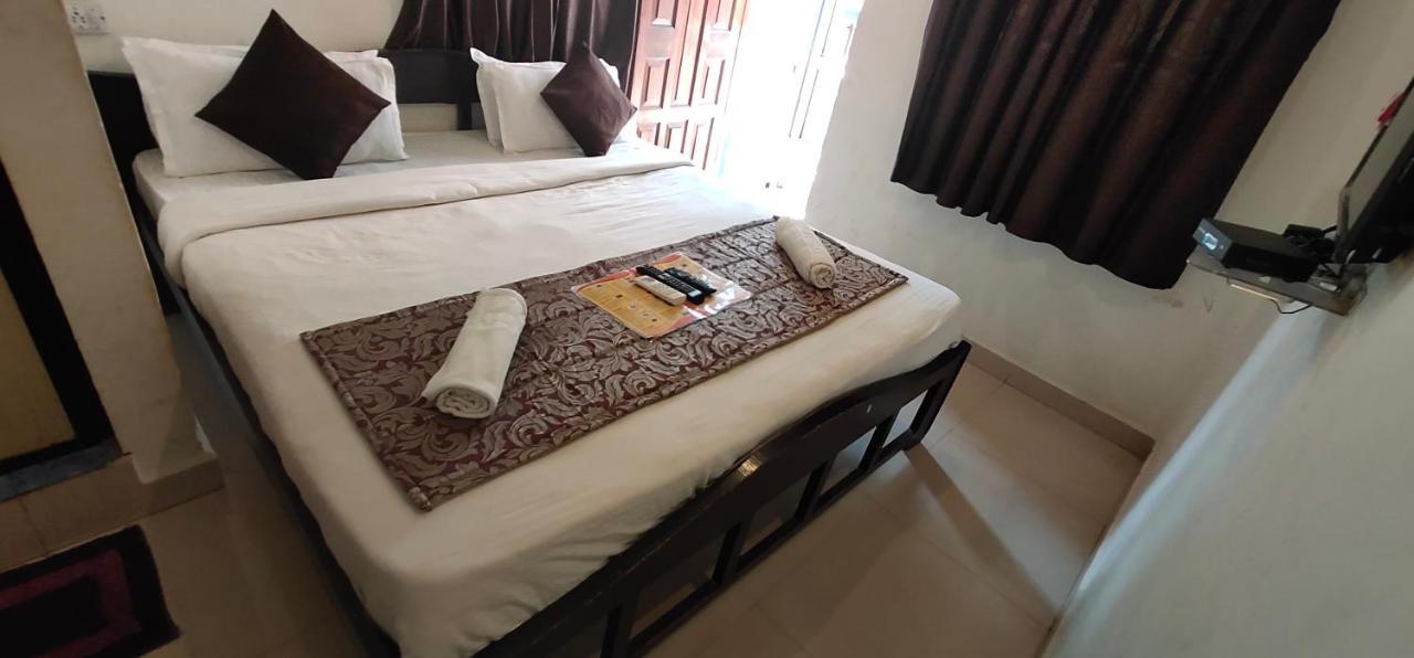 Rj14 Accommodations At Baga Beach Exterior foto